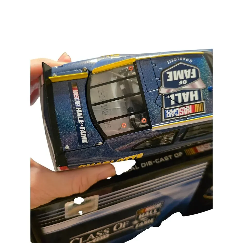 Cale Yarborough #12 NASCAR Hall of Fame 2012 Flashcoat 1:24 Diecast 1/439